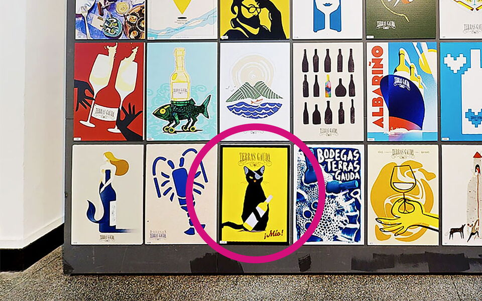 Mein Plakat hängt in der Ausstellung der Terras Gauda Poster-Biennale 2026. (© Bodegas Terras Gauda, S.A.)