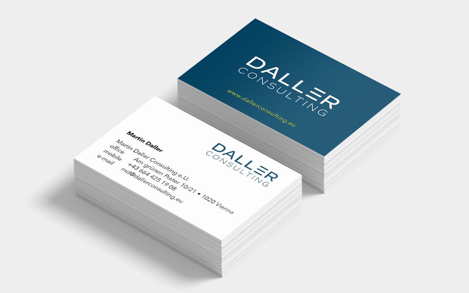 Schlicht und elegant: Die Drucksorten für Daller Consulting